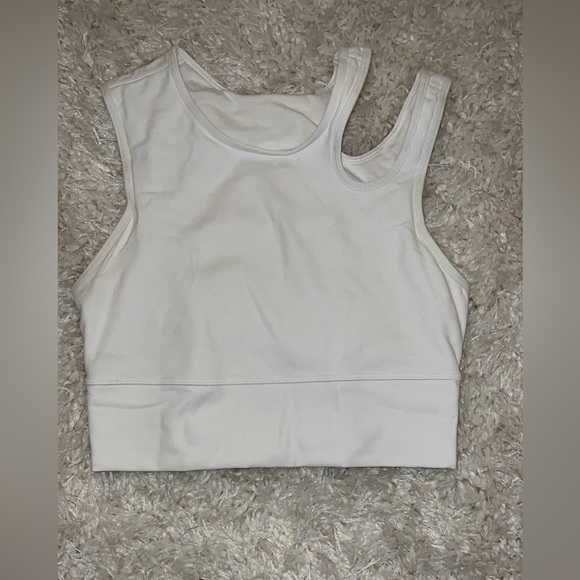 Lululemon Mastered Motion Cropped
Tank - Picture 5 of 5